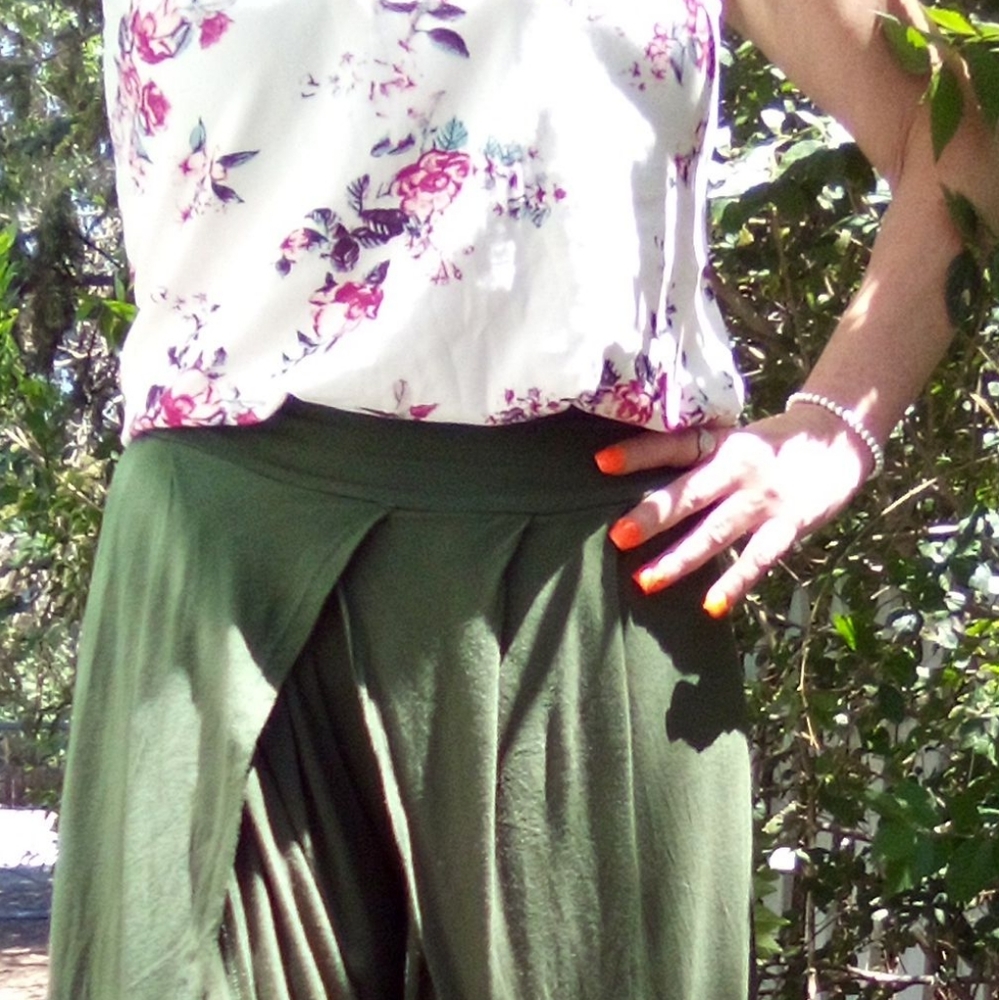 Complete outfit show off legs30" pants large shirt